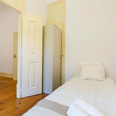 4br - Excellent Location - New Mattresses! Lisboa