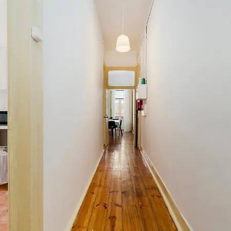 4br - Excellent Location - New Mattresses! Lisboa