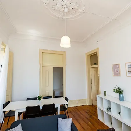4br - Excellent Location - New Mattresses! Апартаменты Лиссабон
