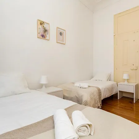 4br - Excellent Location - New Mattresses! Lägenhet *