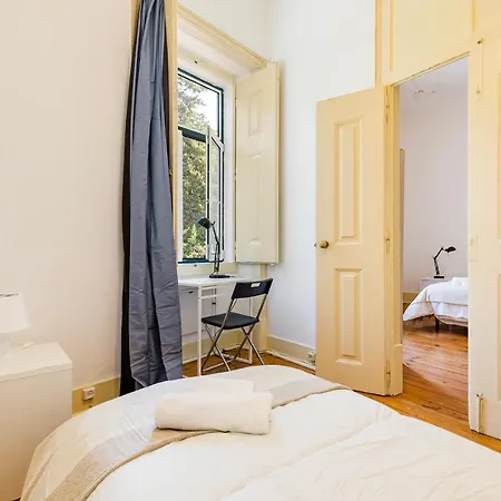 Apartment 4br - Excellent Location - New Mattresses!