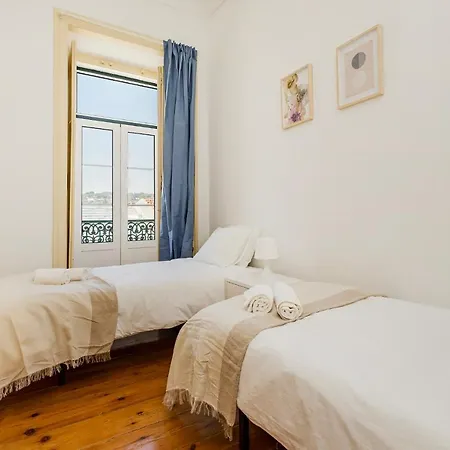 4br - Excellent Location - New Mattresses! Lisbon